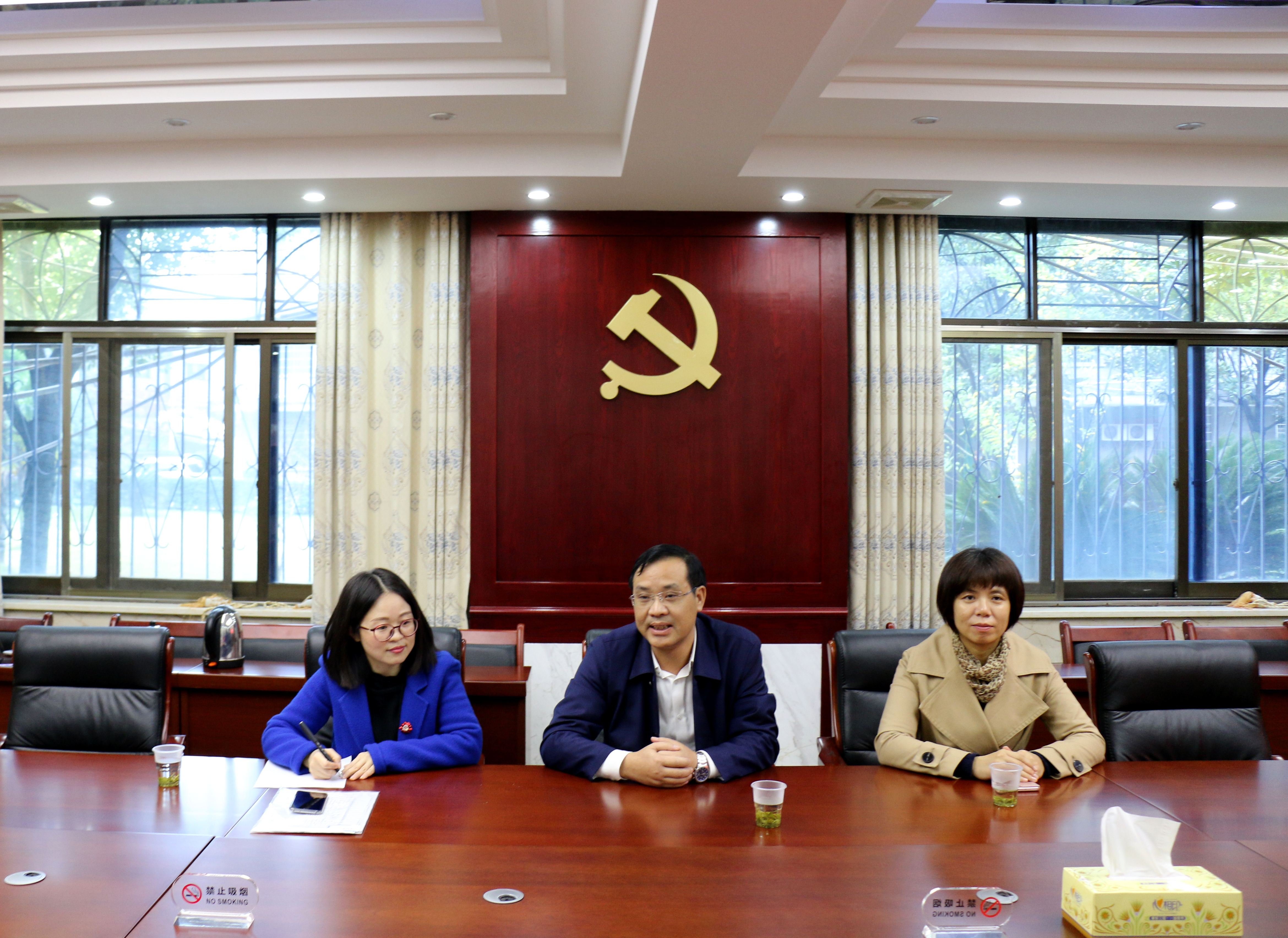 唐年初:要充分展示良好形象—衡山县召开参加市第十五次妇代会代表