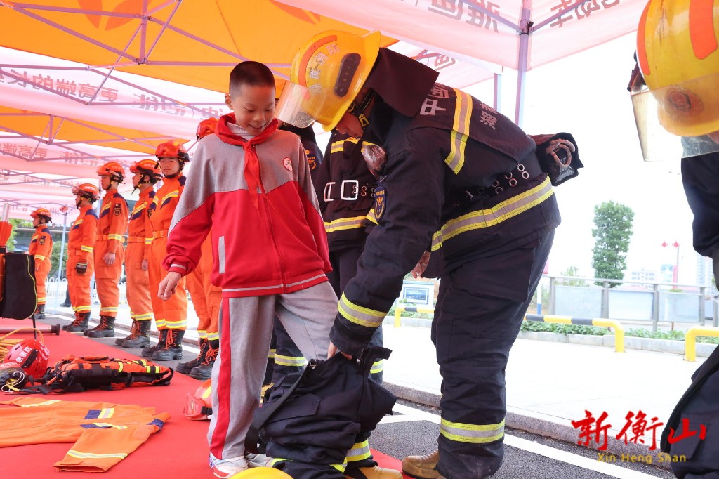 e52518e16c9970c3ab2addc345aa4c2ac58e1d381762745721984