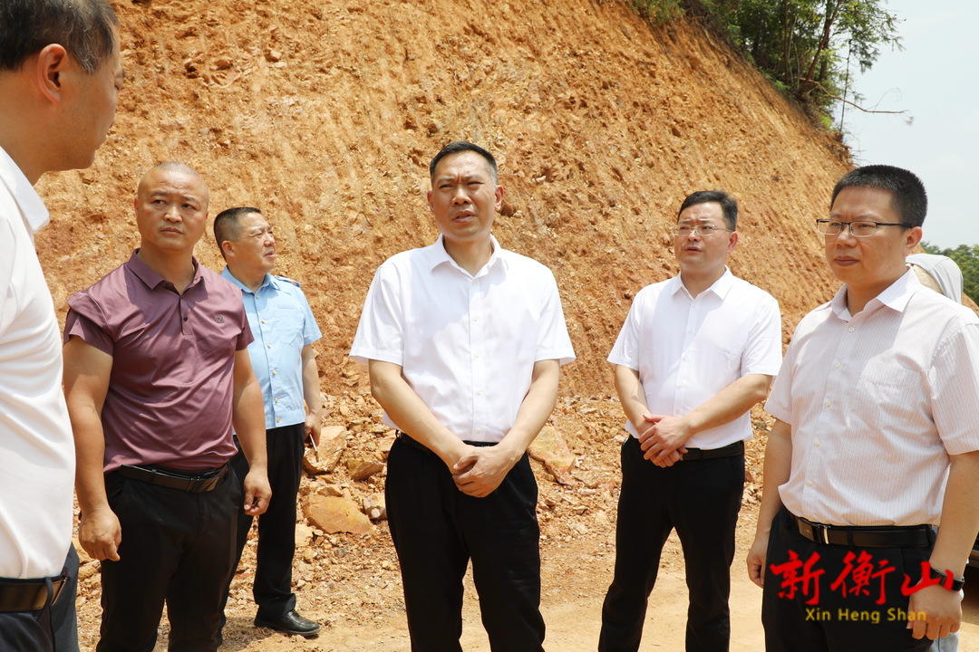 段晓赛调研防汛抗旱及水利项目建设工作