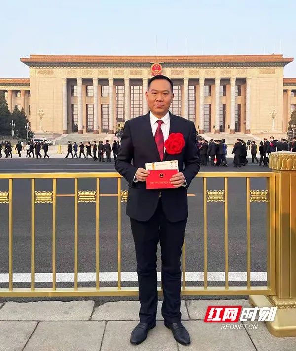 获评"全国脱贫攻坚先进个人"后,段晓赛这样说